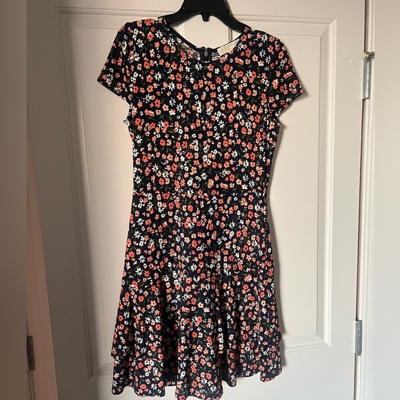 MICHAEL Michael Kors Floral Tiered Dress M NWT - Picture 3 of 4
